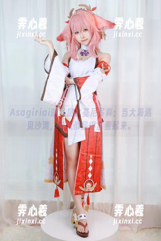 Asagiriai Asagiriai的私房比基尼写真:当大海遇见沙滩,连风都显得害羞起来。
