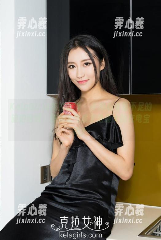 KelaGirls克拉女神 - 不担心电量不足的旅拍图包，依娜这气质才是最大的充电宝吧？
