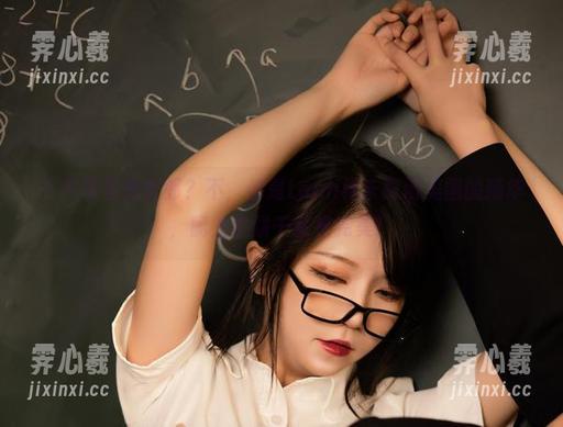 Leah梓未 下午茶看兔女郎?不,都是Leah梓未高清美图的精华,配上小饼干就是完美!