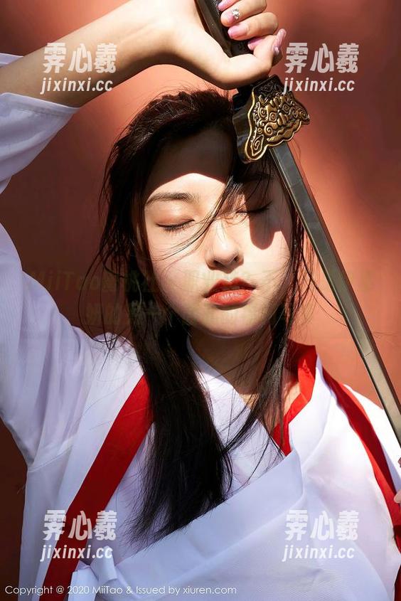 MiiTao蜜桃社-伊素妍 MiiTao蜜桃社 - 职业装?不,只是伊素妍的另一个面孔的福利写真