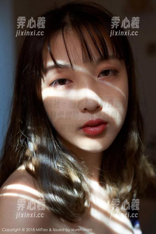 MiiTao蜜桃社-韵莉娜VANILLA MiiTao蜜桃社 - 图库里的韵莉娜VANILLA:黑丝的轻柔舞动,竟让我想起了小时候的风筝。