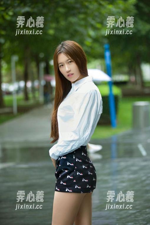 TuiGirl推女郎-王明明 TuiGirl推女郎 - 海边的风景很好,但王明明的私拍图片可能直接把海浪拍成了绿茶!