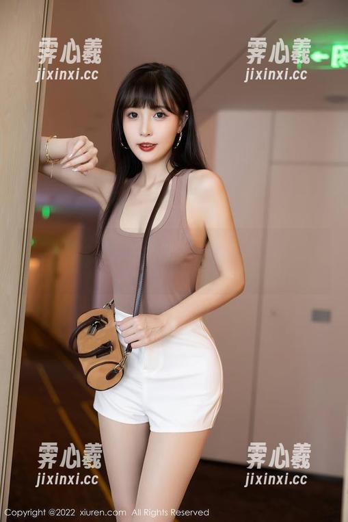 Xiuren秀人网-z杯悠悠 Xiuren秀人网 - z杯悠悠的温柔私拍,难道是要把我融化成水?!