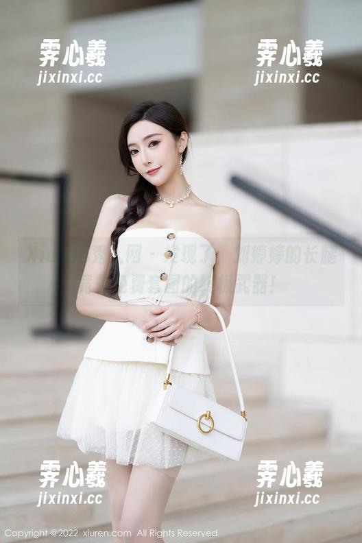 Xiuren秀人网 - 发现了，刘婷婷的长腿竟是免费套图的终极武器！