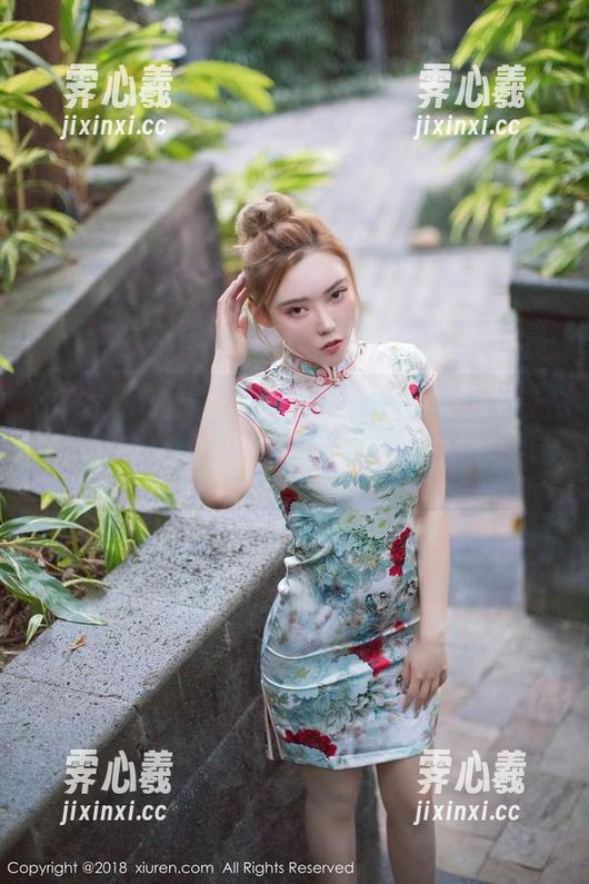Xiuren秀人网-星小兔Meetu Xiuren秀人网 - 一条腿成就全场焦点,“星小兔Meetu”私拍给美图注入了灵魂。