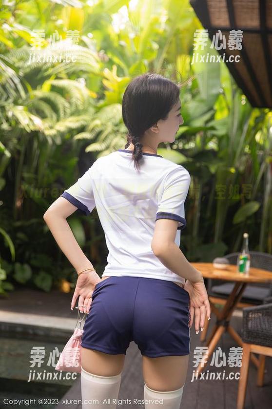 Xiuren秀人网-程程程 Xiuren秀人网 - 程程程在云端,空姐写真原图不藏私!