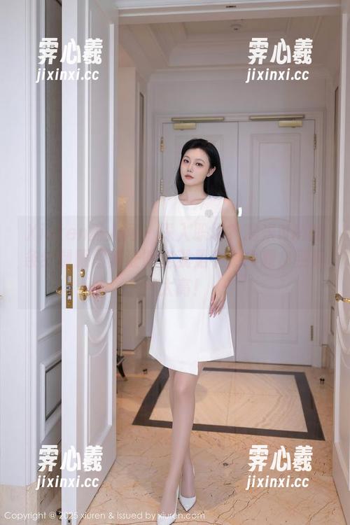 Xiuren秀人网-糯米NM Xiuren秀人网 - 深入职场?糯米NM的条纹制服图集证明这就是个伪命题,别期待太高!