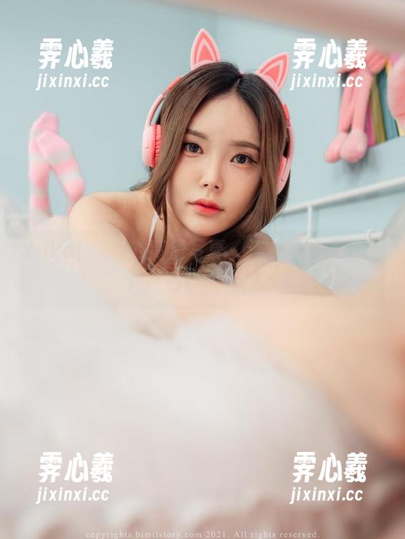 Yuka(유카)的高清写真，连衣裙是主角，心思却让人琢磨。