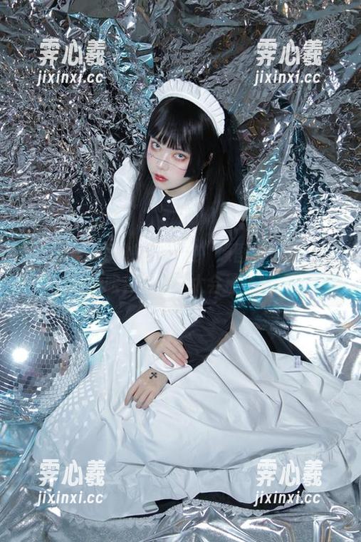 fushii_海堂 fushii_海堂的‘女孩’原图,你注意到她的眼神了吗?太会撩了吧!