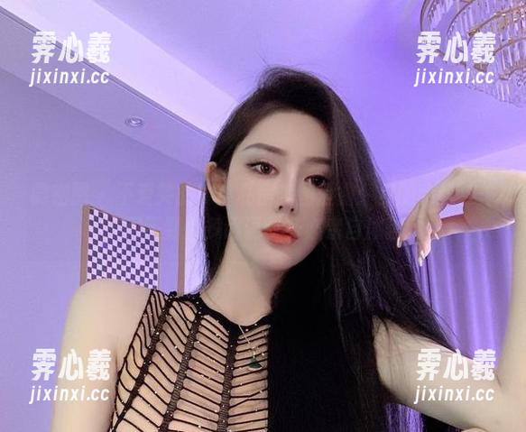 微密圈 - 不爱笑的赛琳私房美图泄露：你的豹纹连体，用不到太多词语，务必亲自体验。