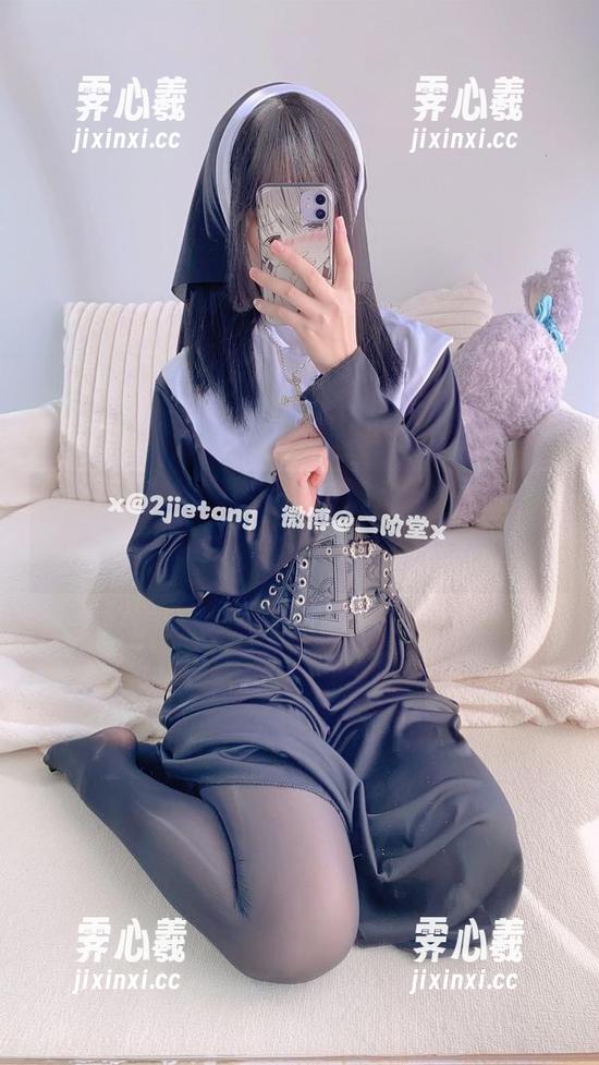 二阶堂宅绘子 一组“二阶堂宅绘子”圣诞写真,照片里藏着的小心思,哈哈