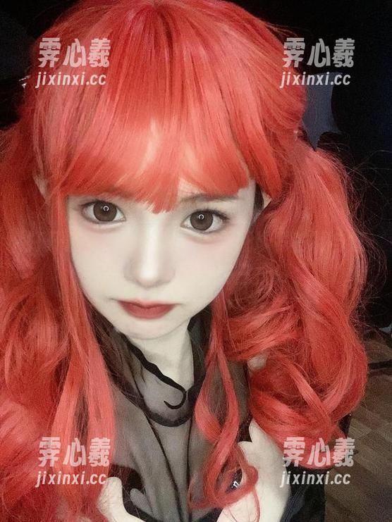 打开倦倦喵最新写真，见证埃罗芒阿与您的颜色选择一波三折！