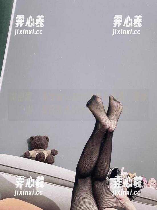 兔宝妮to 微密圈 - 兔宝妮to的新泳衣作品集,更新啦,夏日的水边艳遇倾情上演!