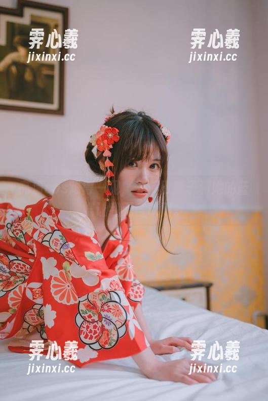 千反田鹿子 高清cos难得一见,千反田鹿子和她的蓝蝶让我无言以对。