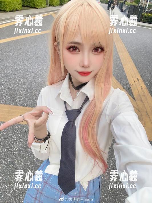 大肉丸Amiee 看完大肉丸Amiee写真,脑海里全是甜心的身影啊!