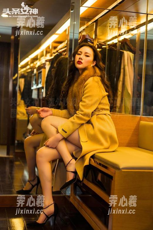 头条女神 - 意外秒拍：易阳女王的高清套图合集，理智的我迫不及待想打开——可别让我等太久！