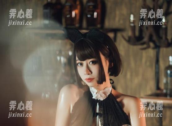 奈汐酱Nice 难道奈汐酱Nice的灰丝cos终于要征服我的心?先下载一波试试!