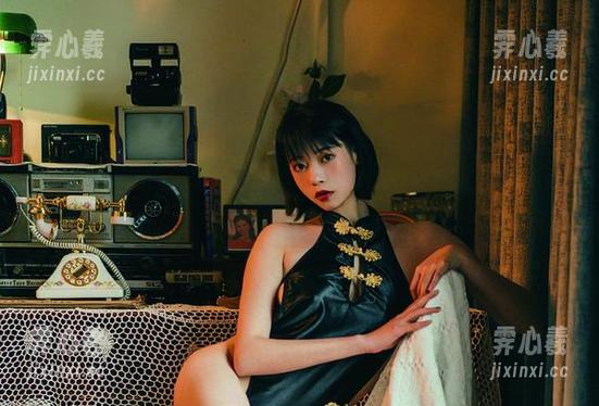 “白衬衫女孩”奈汐酱Nice：这套图我为你搭配好，能不能戳中你的心