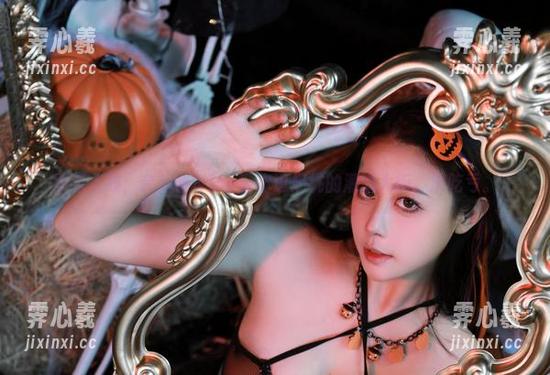 图包上线：奈汐酱Nice带你逛奶桃的潮流大街，没吃亏。