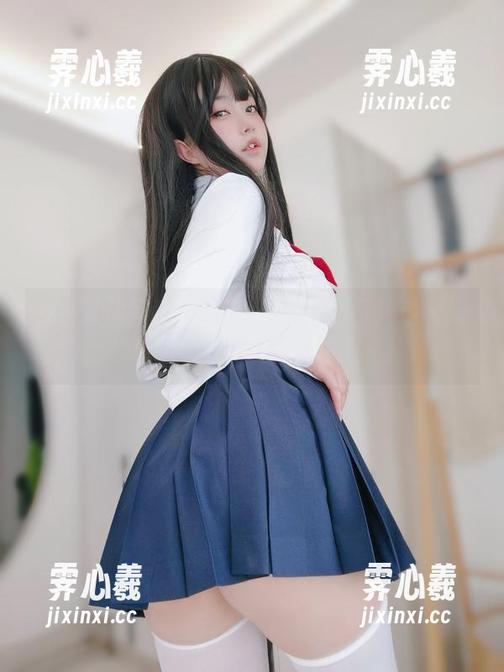 女主K旗袍高清合集：这回是不只是衣服好看，整个状态在线啊！