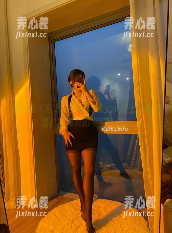 安妮yoo 微密圈 - 红色诱惑由安妮yoo奉上,图包里的福利真的不可小觑!