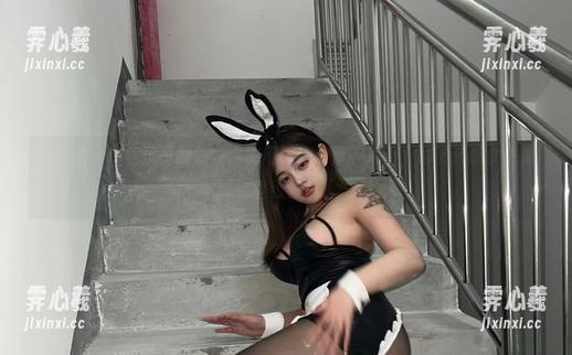 小优优子 微密圈 - 小优优子的豹纹内裤不仅让人停下来看,居然还想拿来做壁纸画!