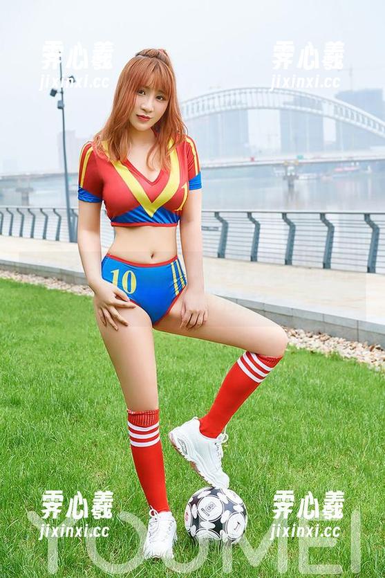 尤蜜荟-沈蜜桃 尤蜜荟 - 沈蜜桃的女孩写真,怎么能抗拒那诱人的摄影角度?