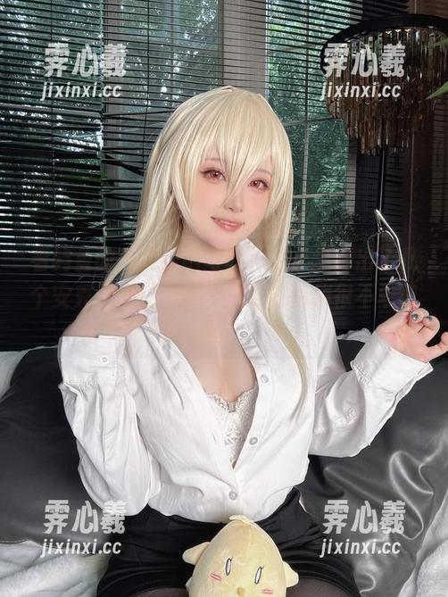屿鱼 看屿鱼的高清旗袍写真,脑子里冒出了几个安克雷奇的海鸥,它们的情绪很不单纯呢!