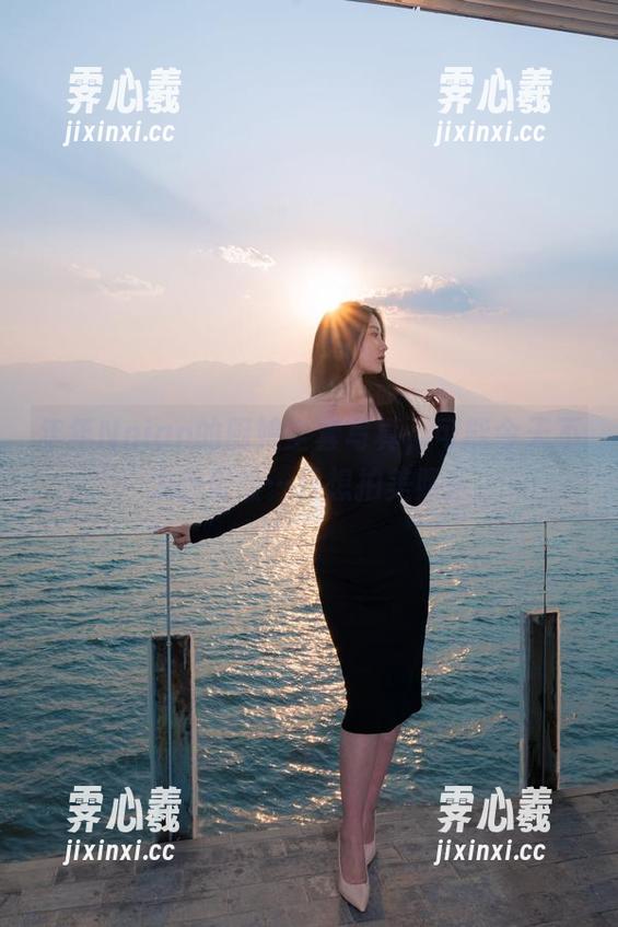 年年Nnian 年年Nnian的厨娘全套写真,可能今天不太想做饭…只想拍美照!