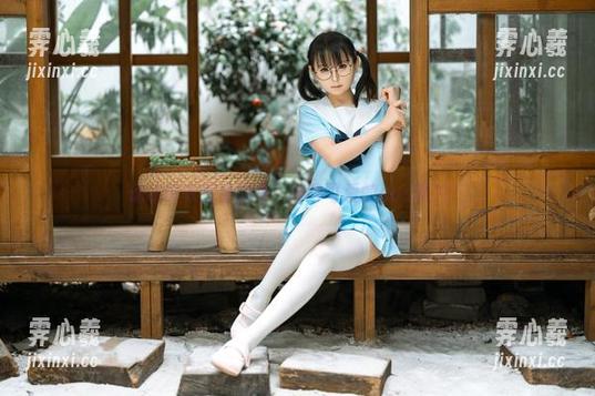 幼水铃衣变身奶牛，哼哼可爱的cos照片！