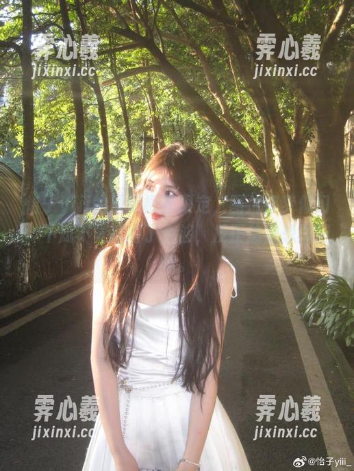 怡子yiii 怡子yiii的最新樱花限定,图片如梦似幻,不知不觉就看了个够,反正总是想再回味。