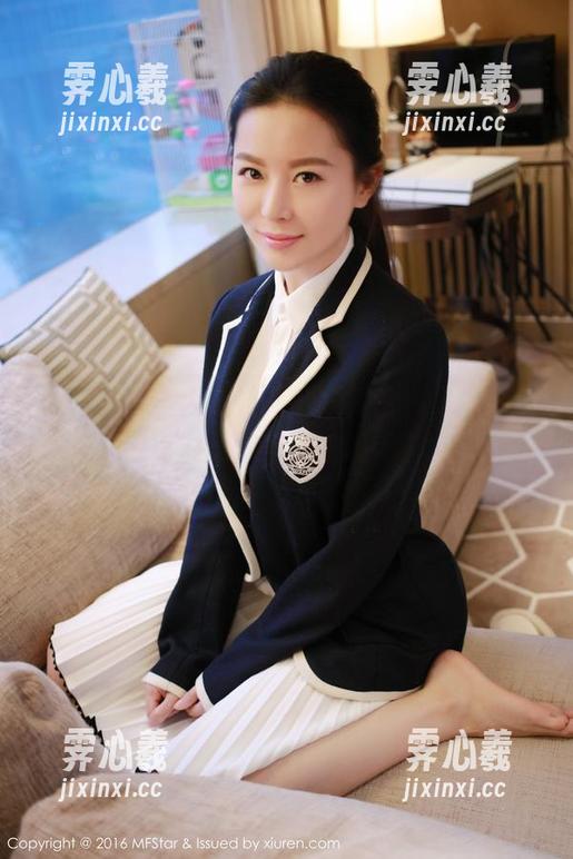 模范学院-大美妞儿 模范学院 - 大美妞儿的红裙恰到好处,图库中柔情似水的瞬间!