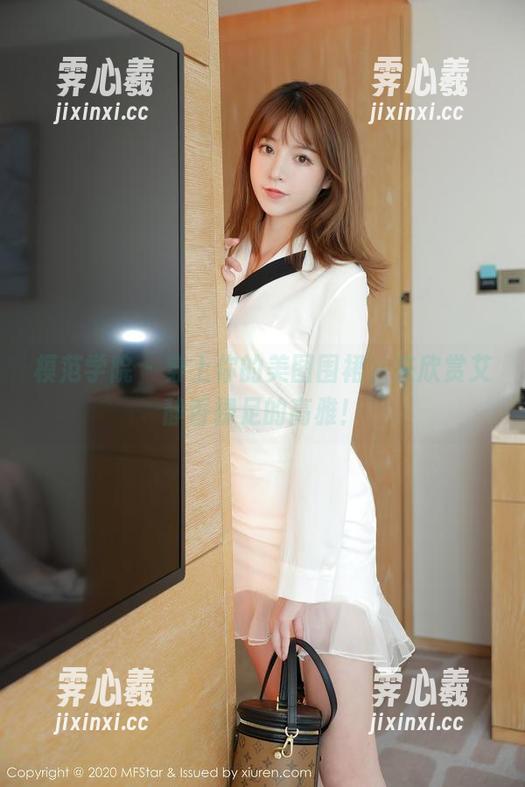 模范学院-艾静香 模范学院 - 穿上你的美图围裙,来欣赏艾静香裸足的高雅!