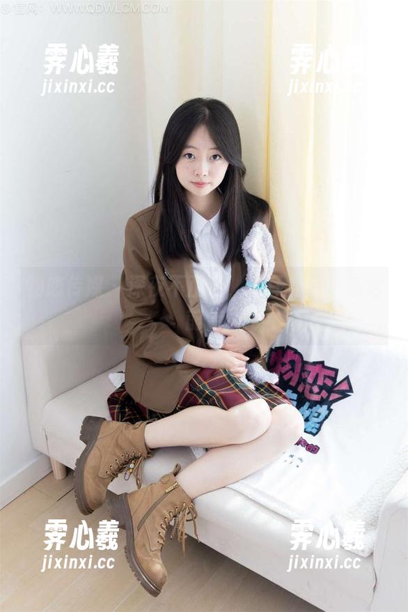物恋传媒 - 深夜不正经，猫耳兔女郎私拍前传