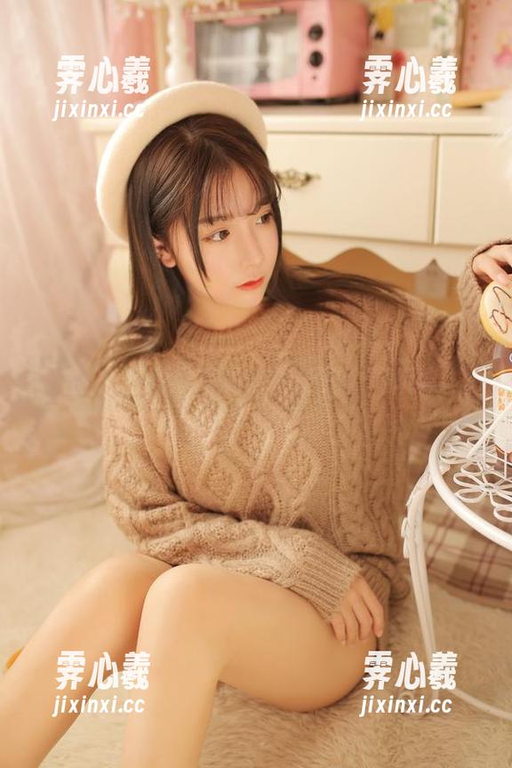 猫九酱 猫九酱短裤写真:裤子是个好听众