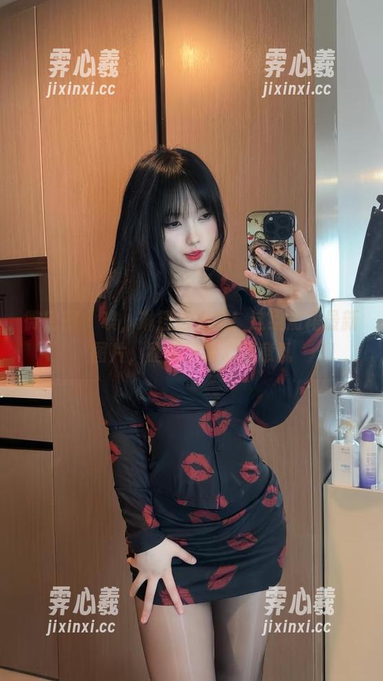 琳铛铛 微密圈 - 噢,琳铛铛来啦!这组短裙最新图片,腿美得我心慌意乱