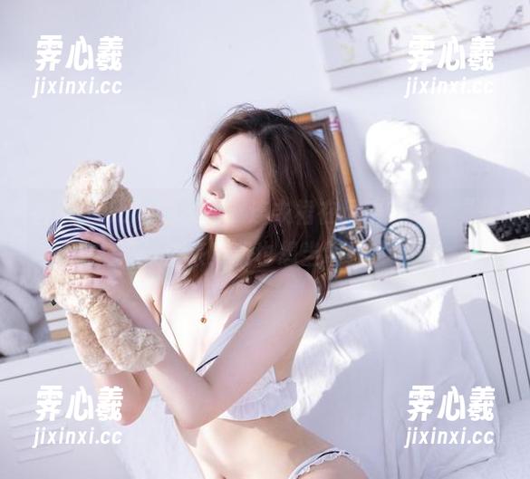 白露Bululu 白露Bululu的套图,连衣裙在风中呼喊:“快来,快来!我也想当明星!”