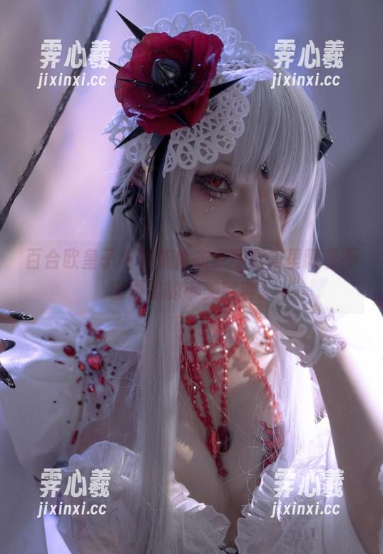 百合欧皇子 百合欧皇子与其连体衣,写真集里藏着不言而喻的审美宝典。