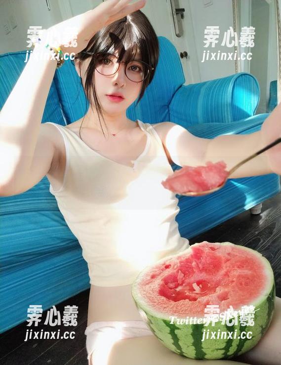 眼酱大魔王w 眼酱大魔王w,在线照比基尼,魅力指数直逼海螺赛高!