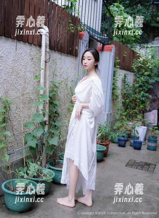 秀人网-吴小小 秀人网 - 吴小小带你不一样的无圣光之旅,裸足原图直击心灵,不知不觉我成了脚底板的粉丝!