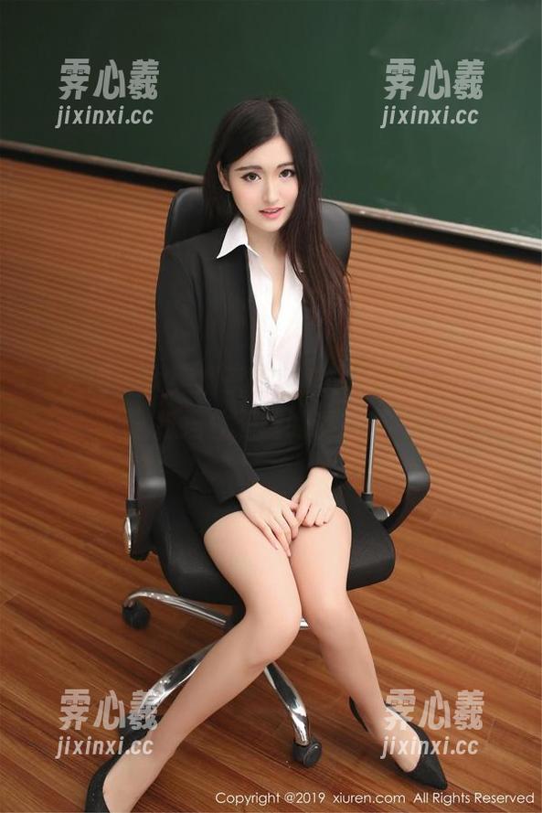 秀人网-大美媚京 秀人网 - 大美媚京的新鲜白丝图包,谁能抵挡住下载的诱惑?