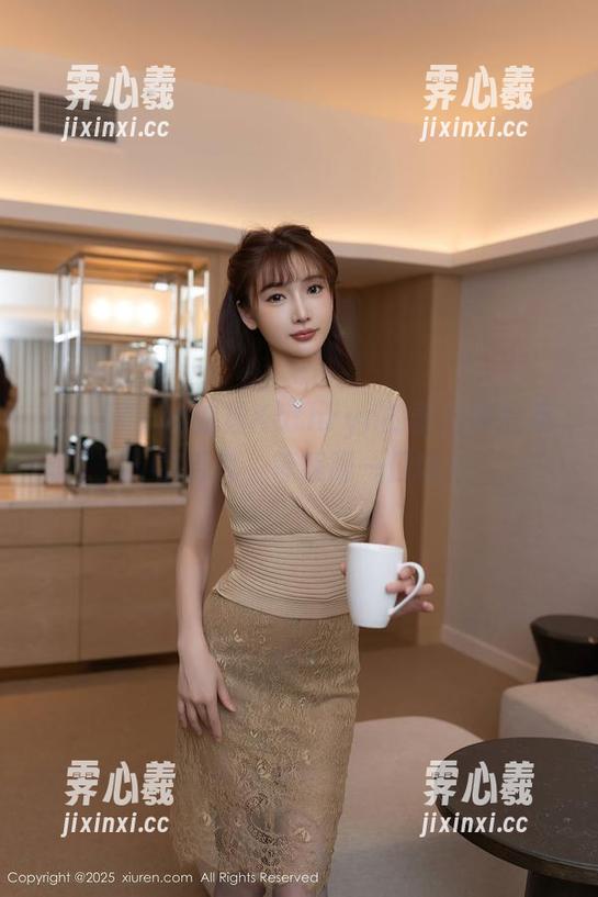 秀人网-小狐狸Kathryn 秀人网 - 小狐狸Kathryn的蕾丝作品集:这香气,等我喝一口哦!
