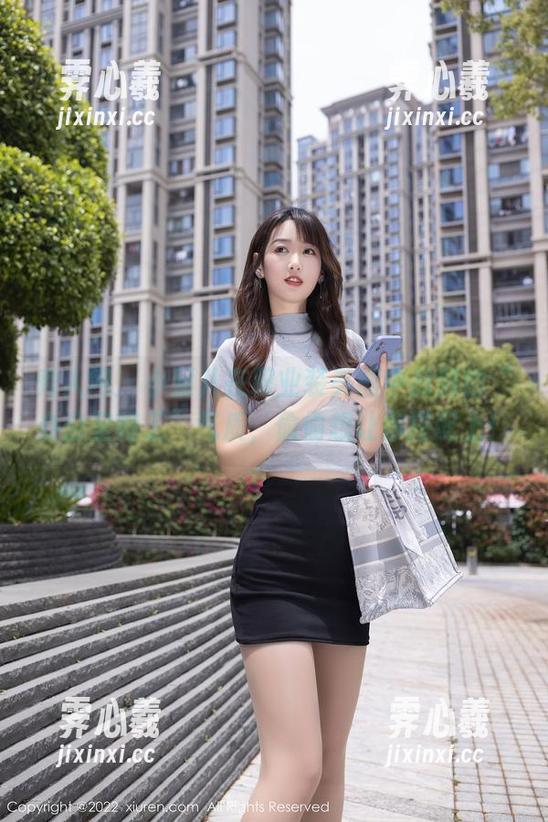 秀人网 - 小紫儿在职业装美图中找到的“办公室特工”气质，偷偷想让你搭配上！