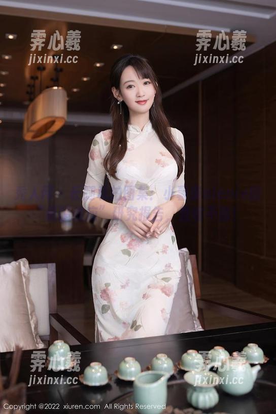 秀人网-小薯条nienie 秀人网 - 长腿私拍图集:小薯条nienie的“看腿效应”研究报告,查收不谢!