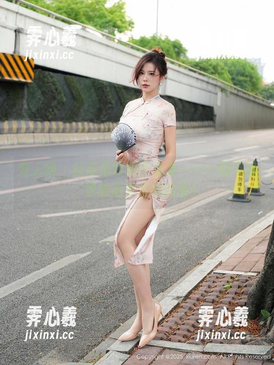 秀人网-杜花花 秀人网 - 杜花花校服作品集——一刷不够,更新后更值得翻看!