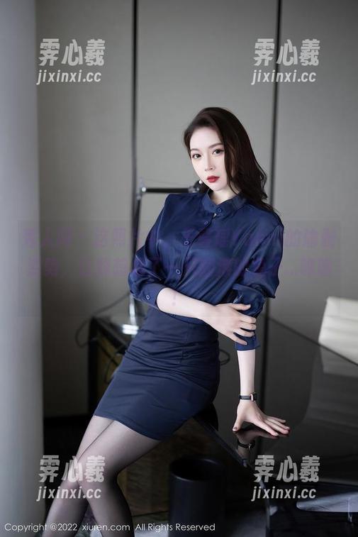秀人网-王馨瑶Yanni 秀人网 - 这照片中,王馨瑶Yanni的瑜伽姿势,让我想起了一只翻滚的兔子...瞧瞧!