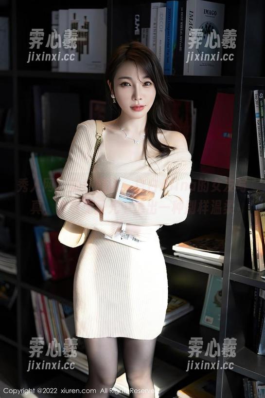 秀人网 - 随意翻阅，白白Alina的女友写真，竟在无圣光中透出一种别样温柔