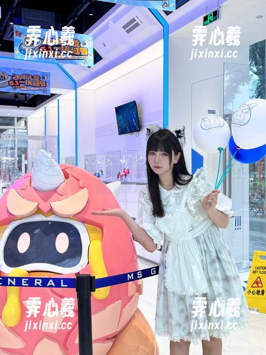 秋山AkI 图包大开!秋山AkI的校服,连老师看了都想改成绩!