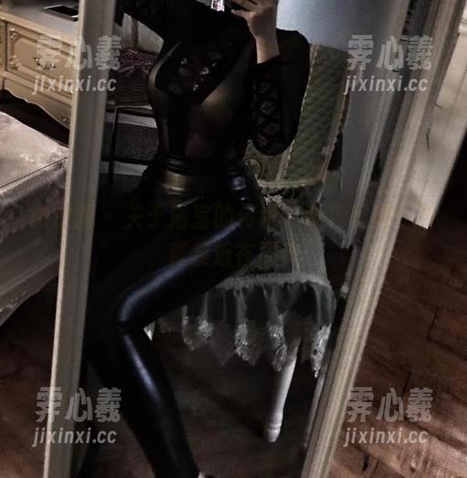 紫色哒豚豚 微密圈 - 关于浴室的传说,紫色哒豚豚写真集近在咫尺