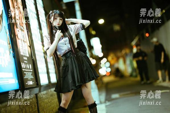 落落Raku的白衬衫图集，裤子又能看见吗？